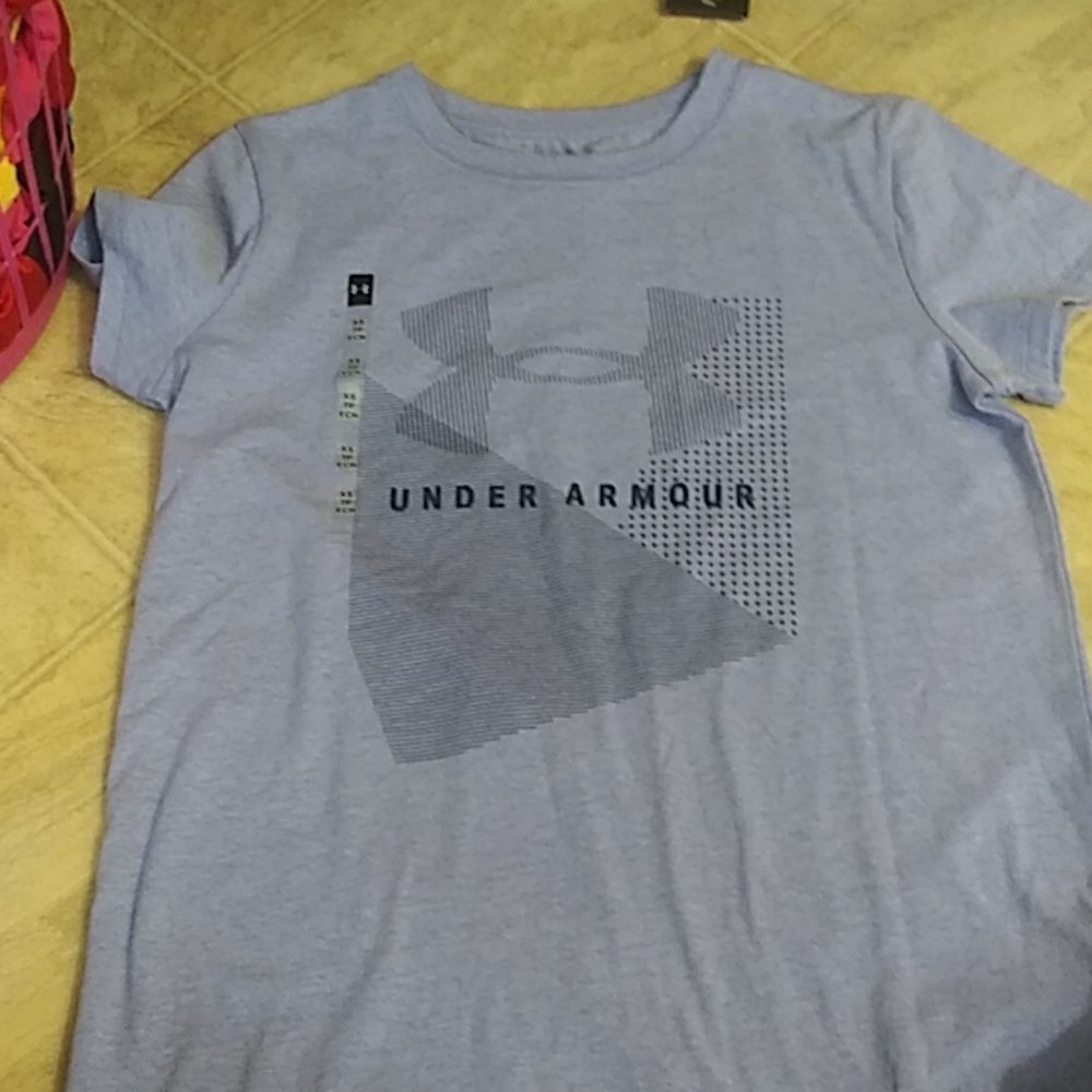 Woman's xs under armour tee
